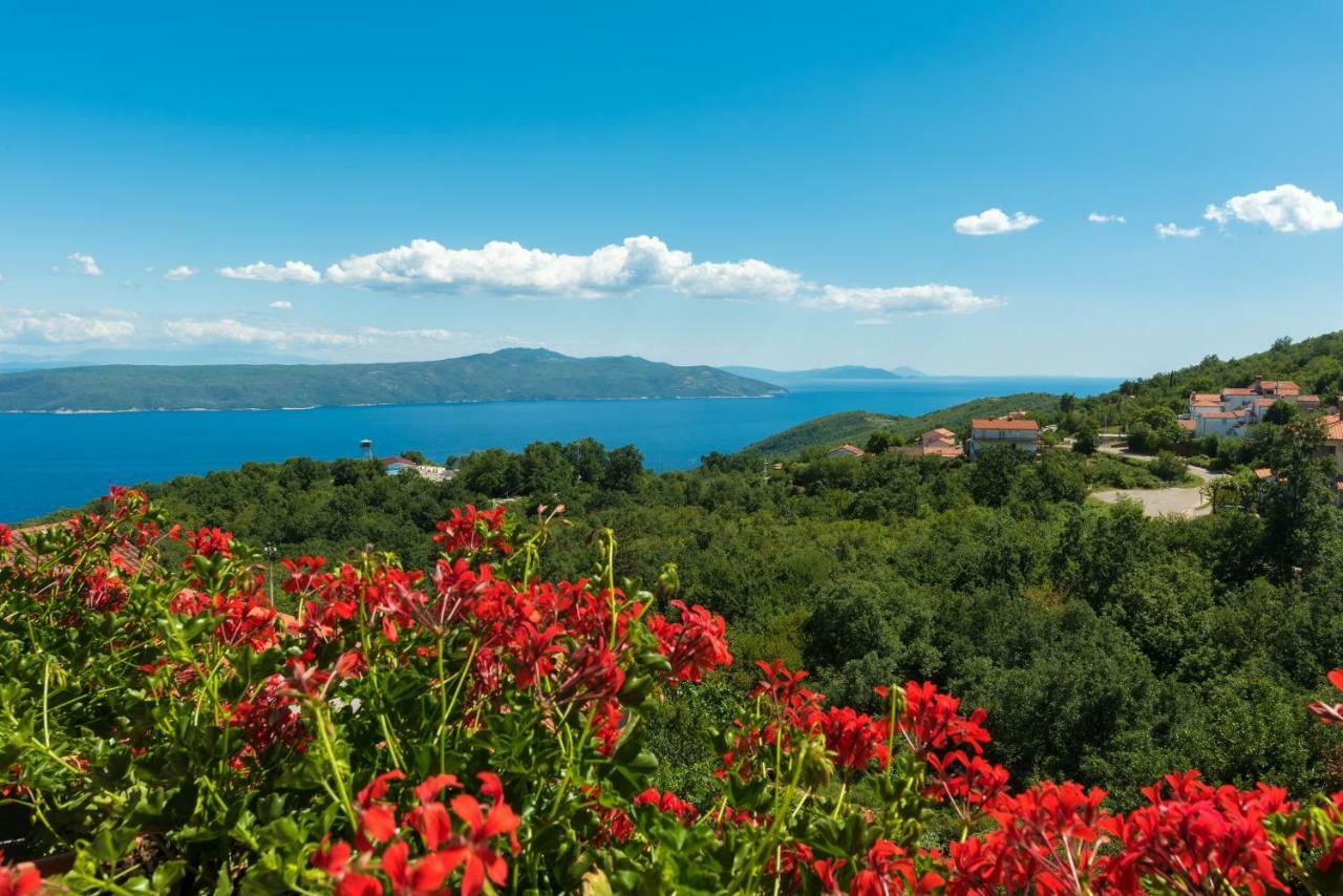 Apartman En Mošćenička Draga Esterno foto